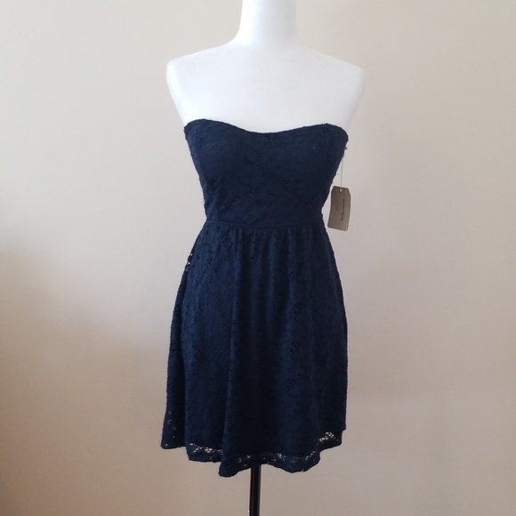 Dresses & Skirts - Navy blue strapless mini dress